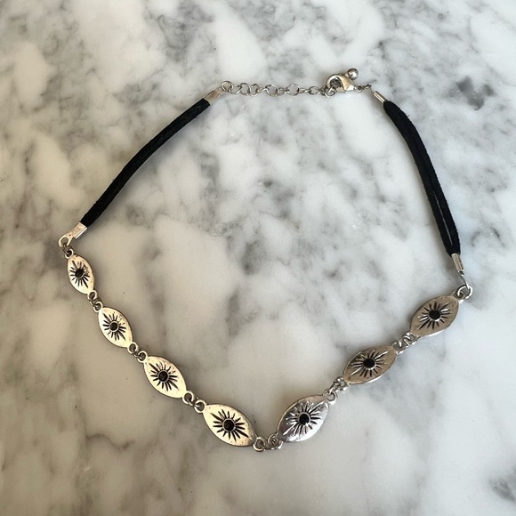 Cute metallic choker silver and black necklace - Picture 7 of 7